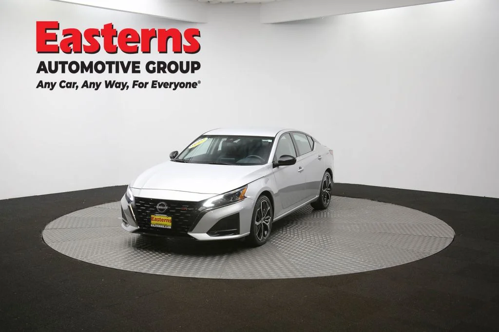 Used 2024 Silver Nissan 2.5 SR image 53