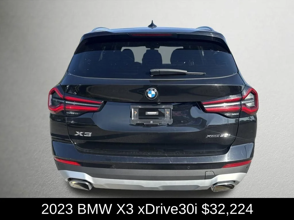 Used 2023  BMW xDrive30i image 4
