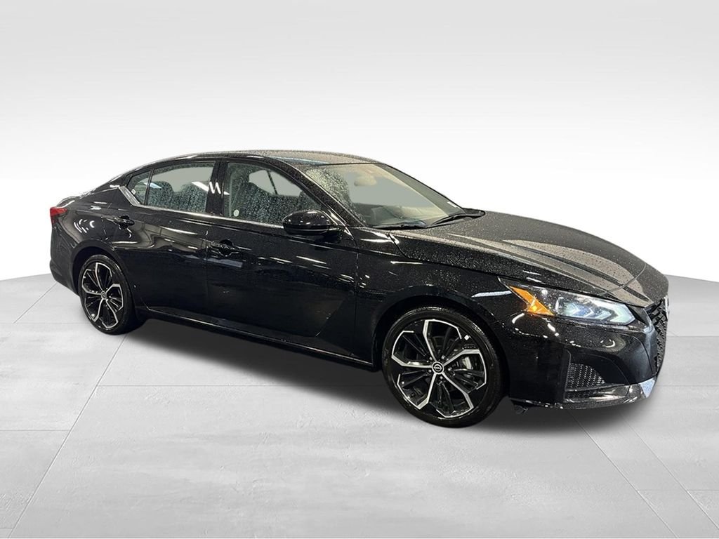 Used 2026 Super Black Nissan 2.5 SR image 5