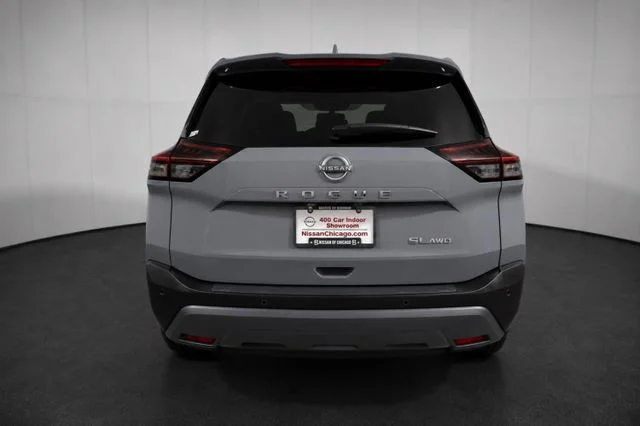 Used 2023 Gray Nissan SL image 5