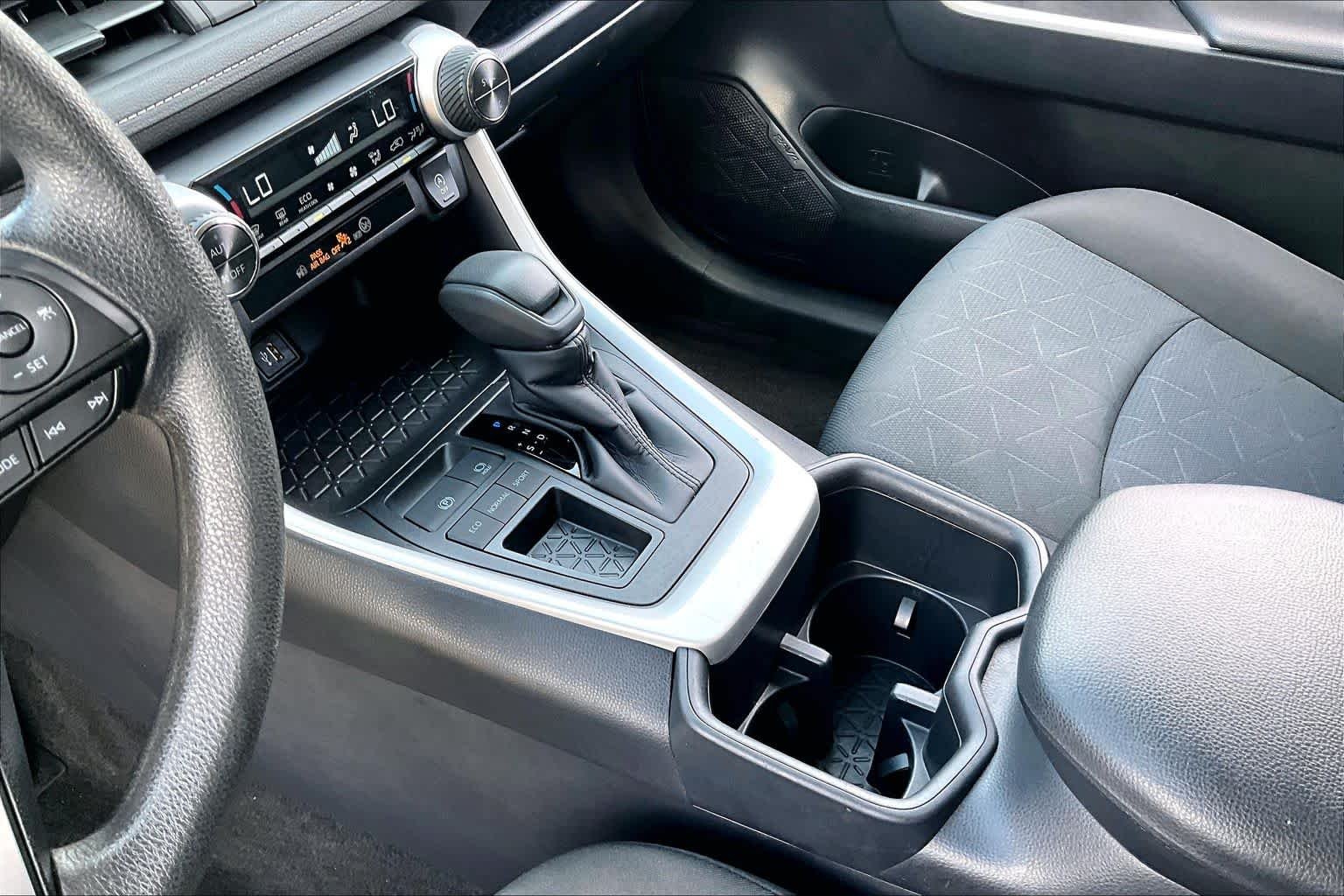 Used 2025 Ice Cap Toyota XLE image 17