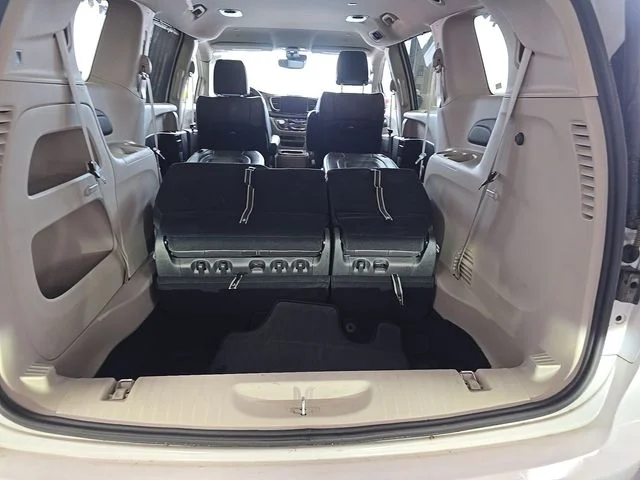 Used 2023 White Chrysler Touring L image 17