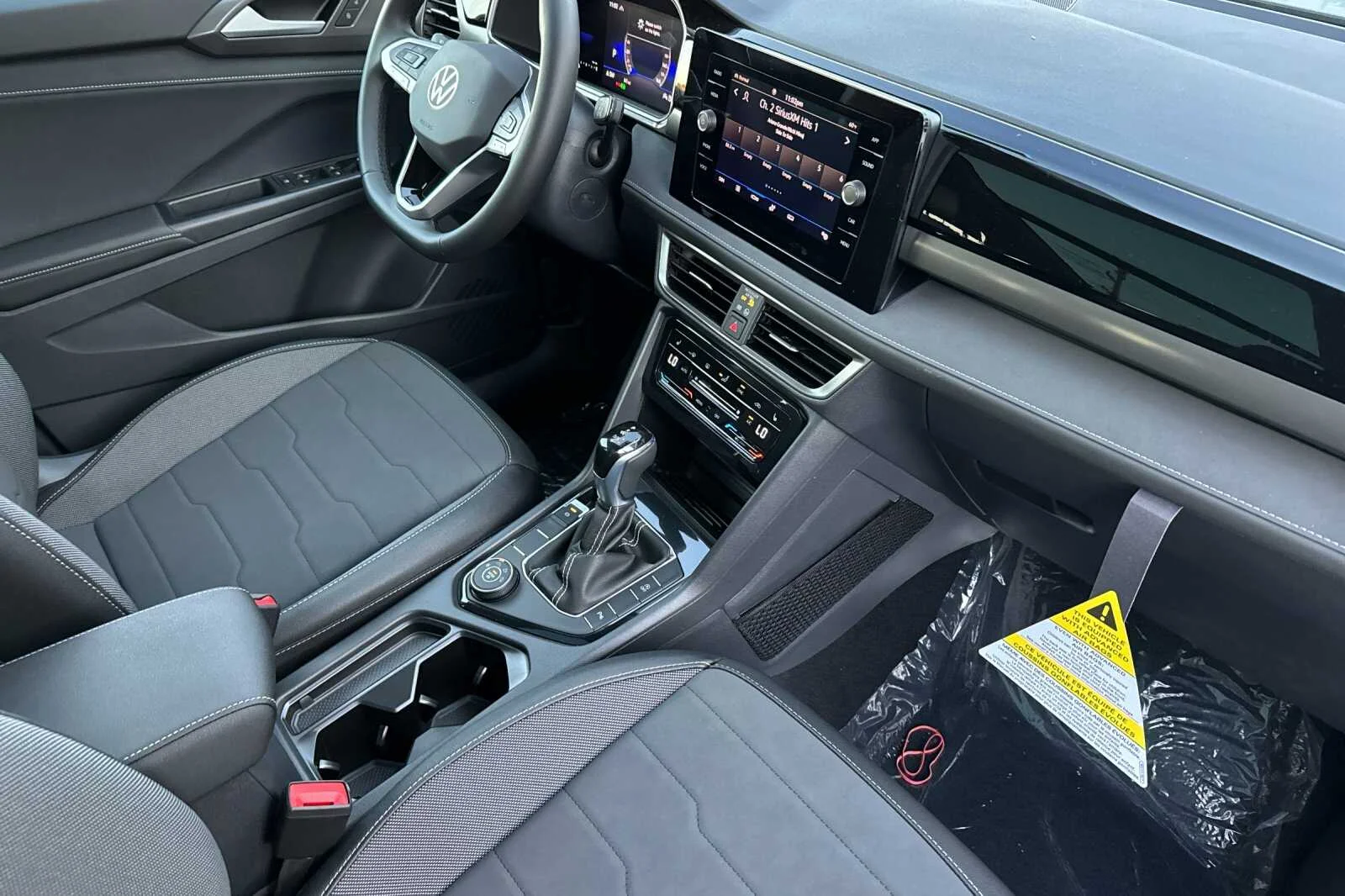 2026 Volkswagen Taos SE Black - Photo 16