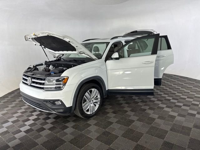 Used 2020 White Volkswagen 2.0T SE w/Technology image 12