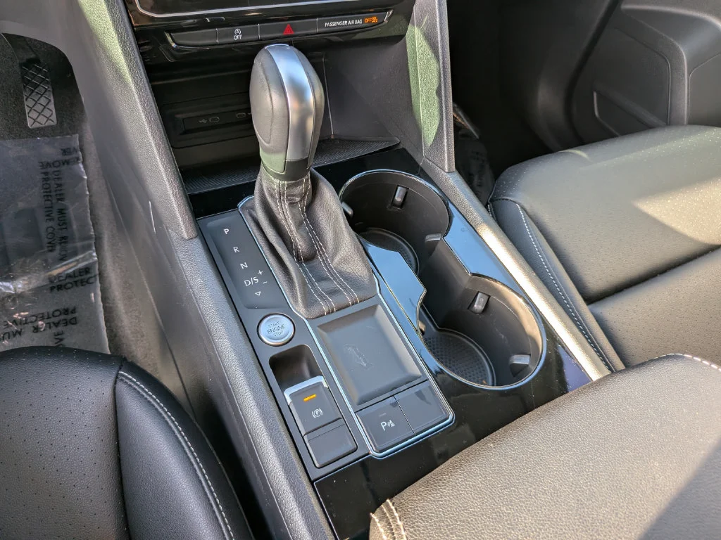 Used 2023 Gray Volkswagen 3.6L V6 SE w/Technology image 23
