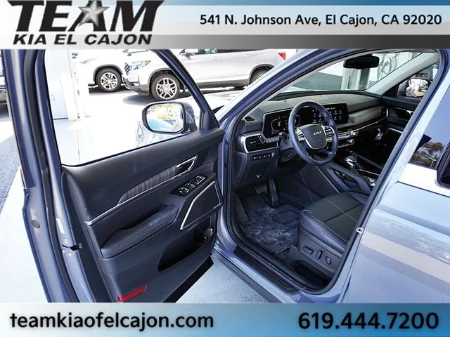 Used 2025 Silver Kia EX FWD image 38