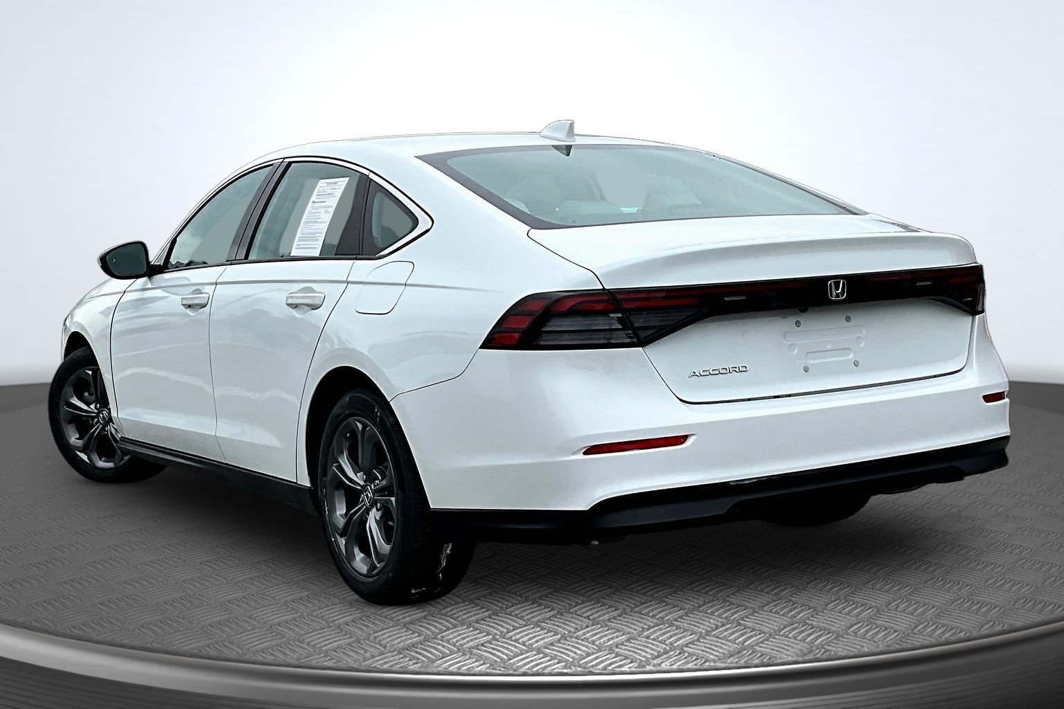 Used 2024 White Honda EX image 3