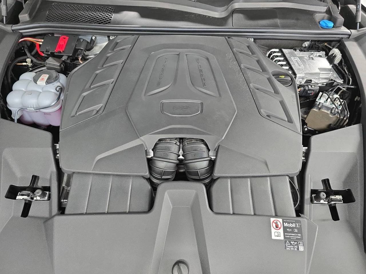 New 2026 Chromite Black Metallic Porsche S image 32
