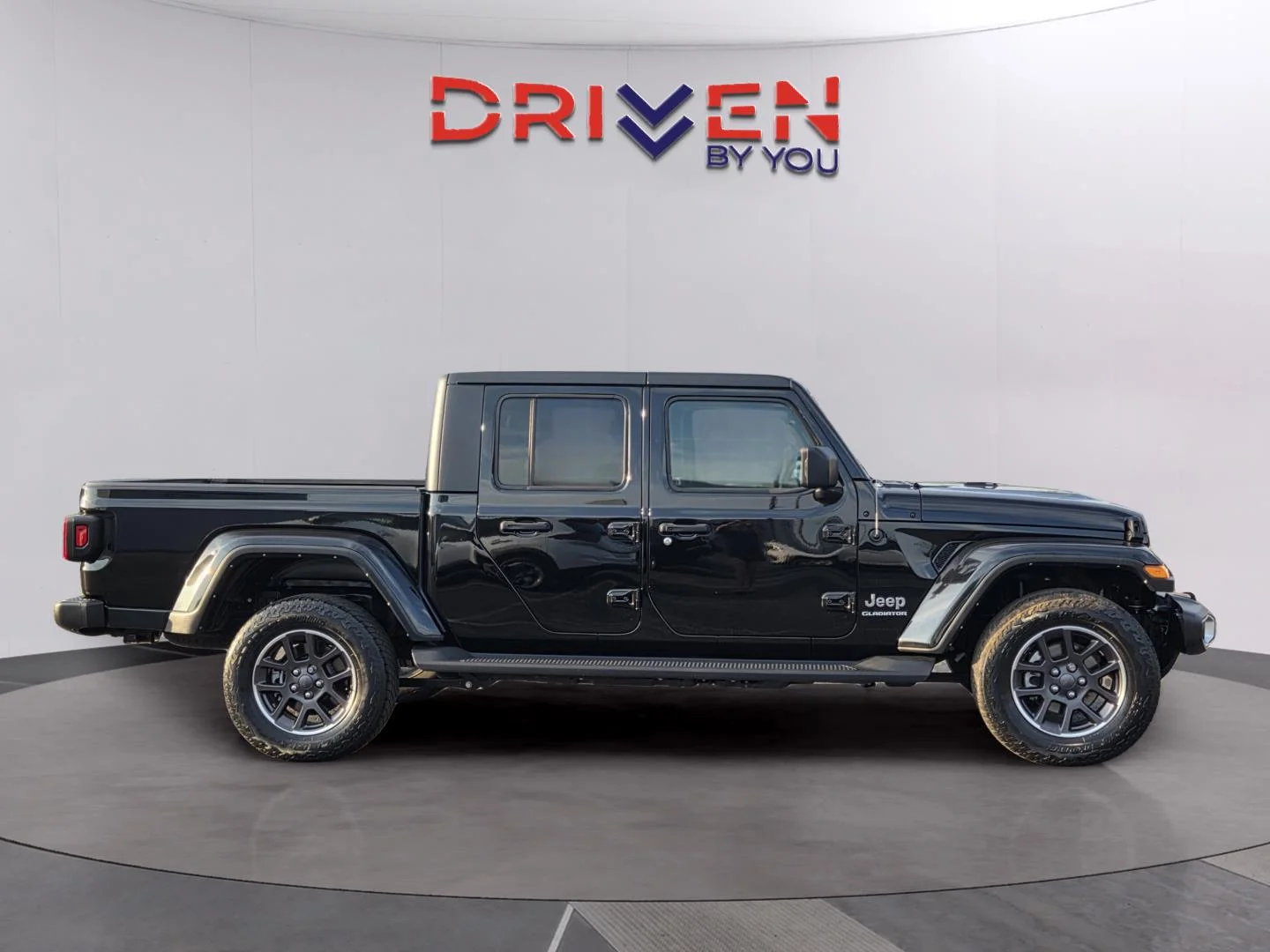 Used 2022 Black Clearcoat Jeep Overland image 6