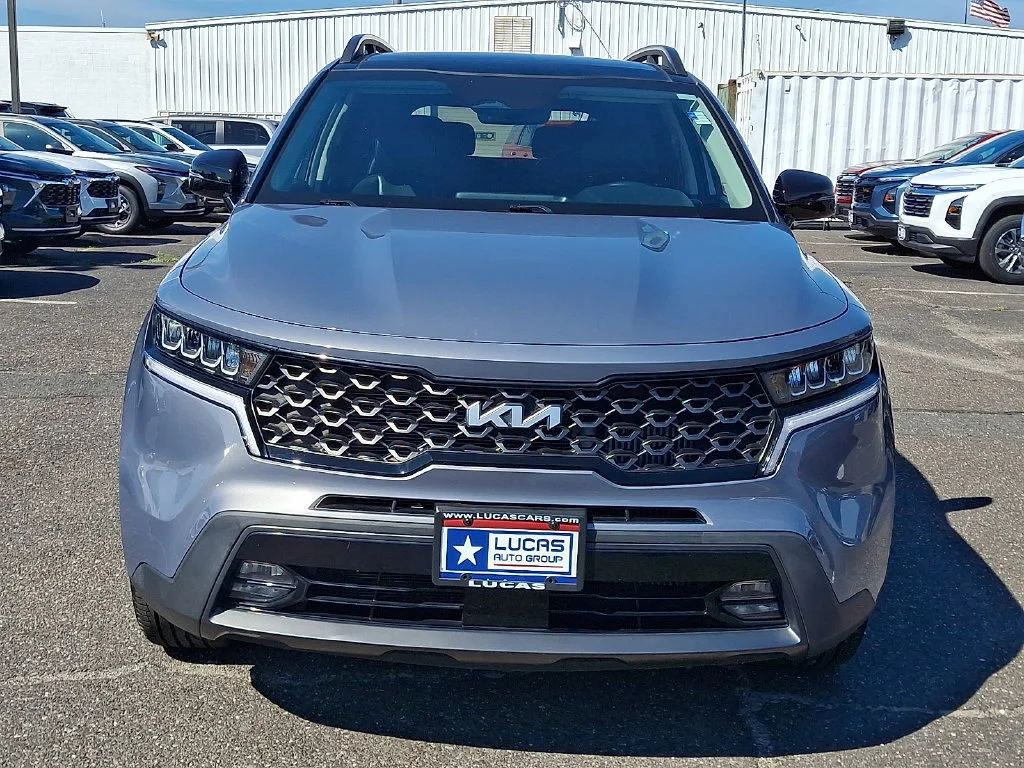 Used 2023 Silver Kia X-Line EX image 4