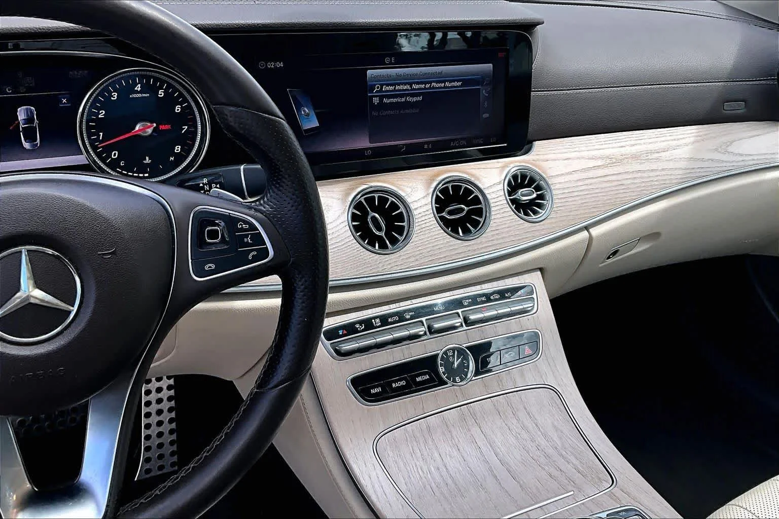 Used 2018 designo Diamond White Mercedes-Benz E 400 image 7