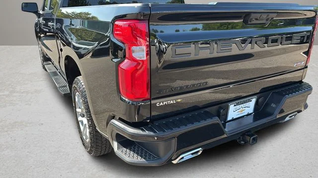 Used 2025 Black Chevrolet RST image 37