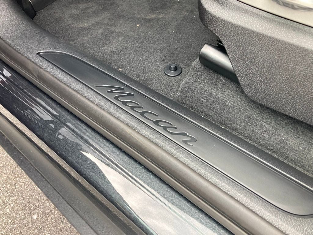 2026 Porsche Macan - Photo 12