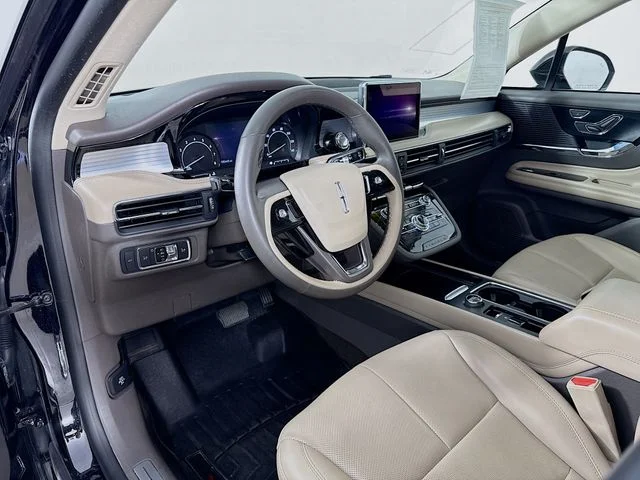 Used 2022 Black Lincoln Standard image 9