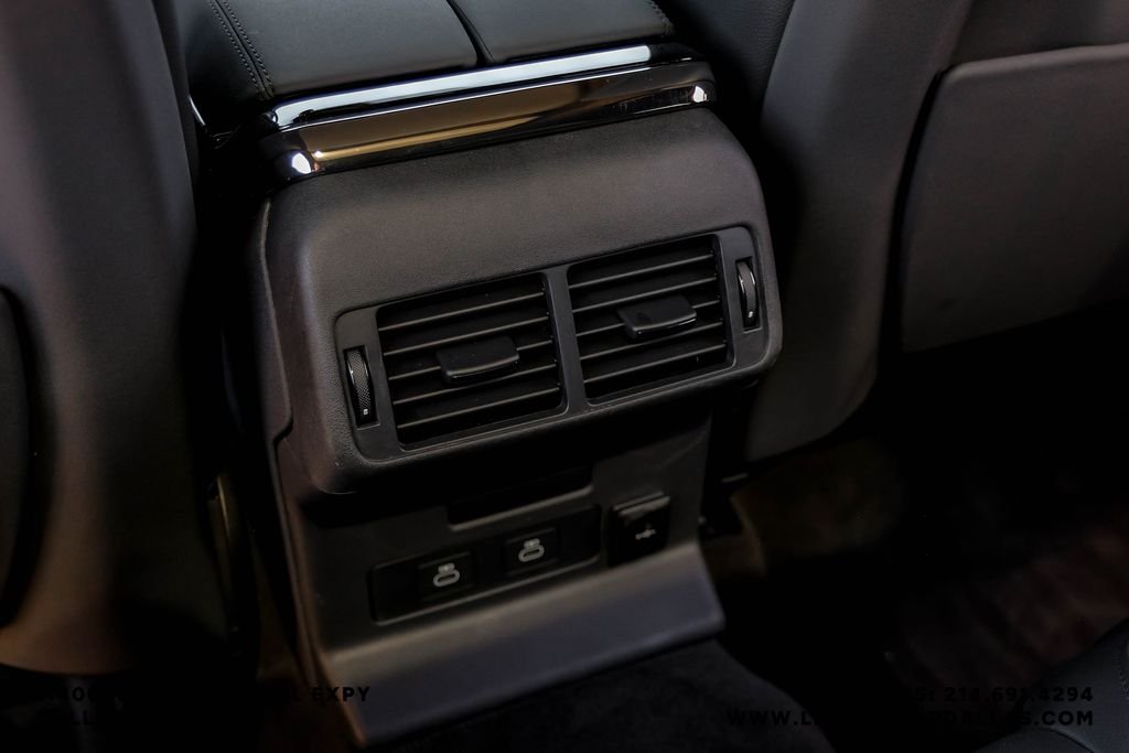 Used 2026 White Land Rover Dynamic SE image 41