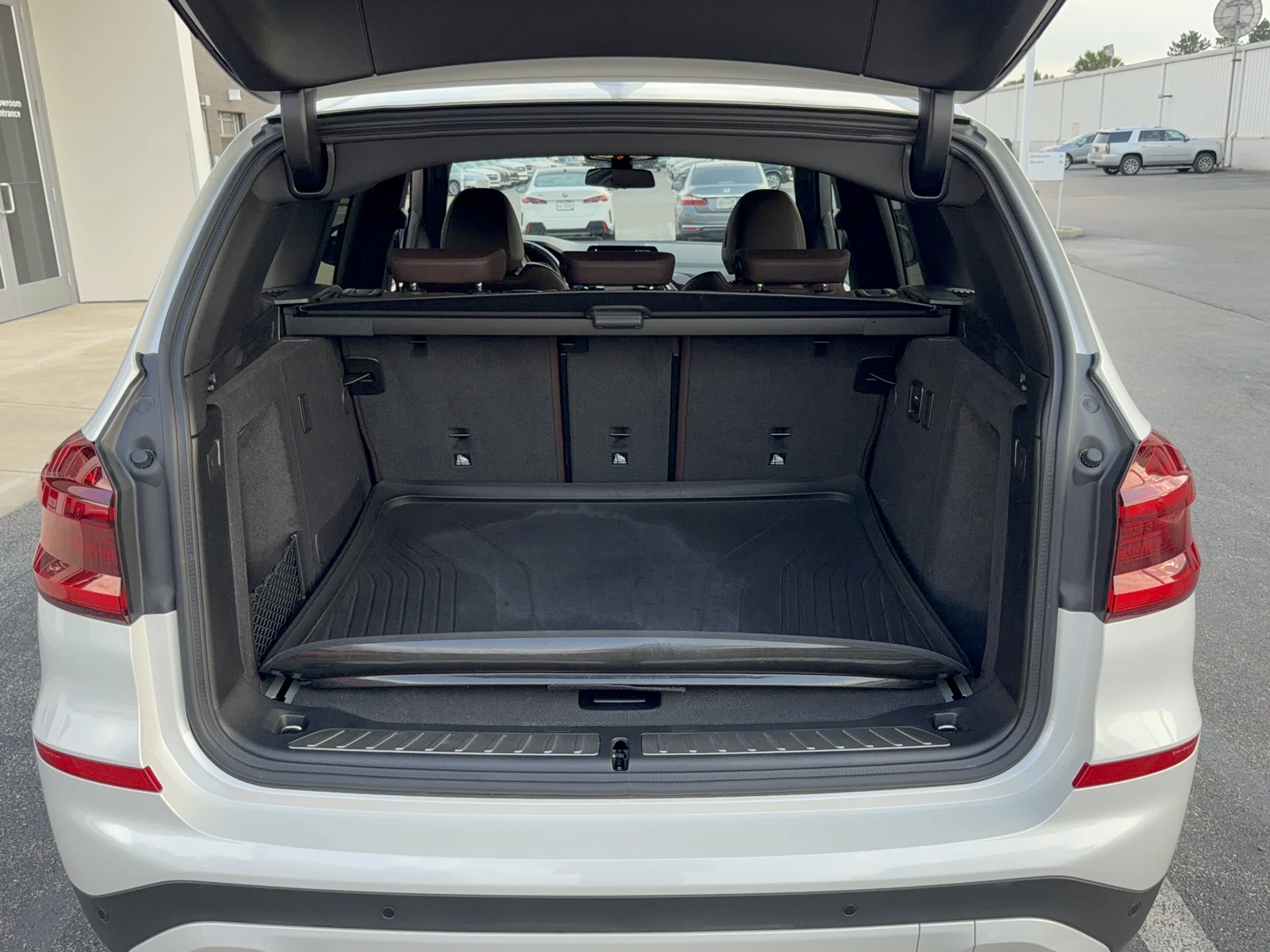 Used 2020 Mineral White Metallic BMW xDrive30i image 5