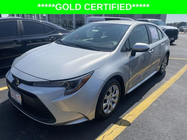 2025 Toyota Corolla LE - Photo 12