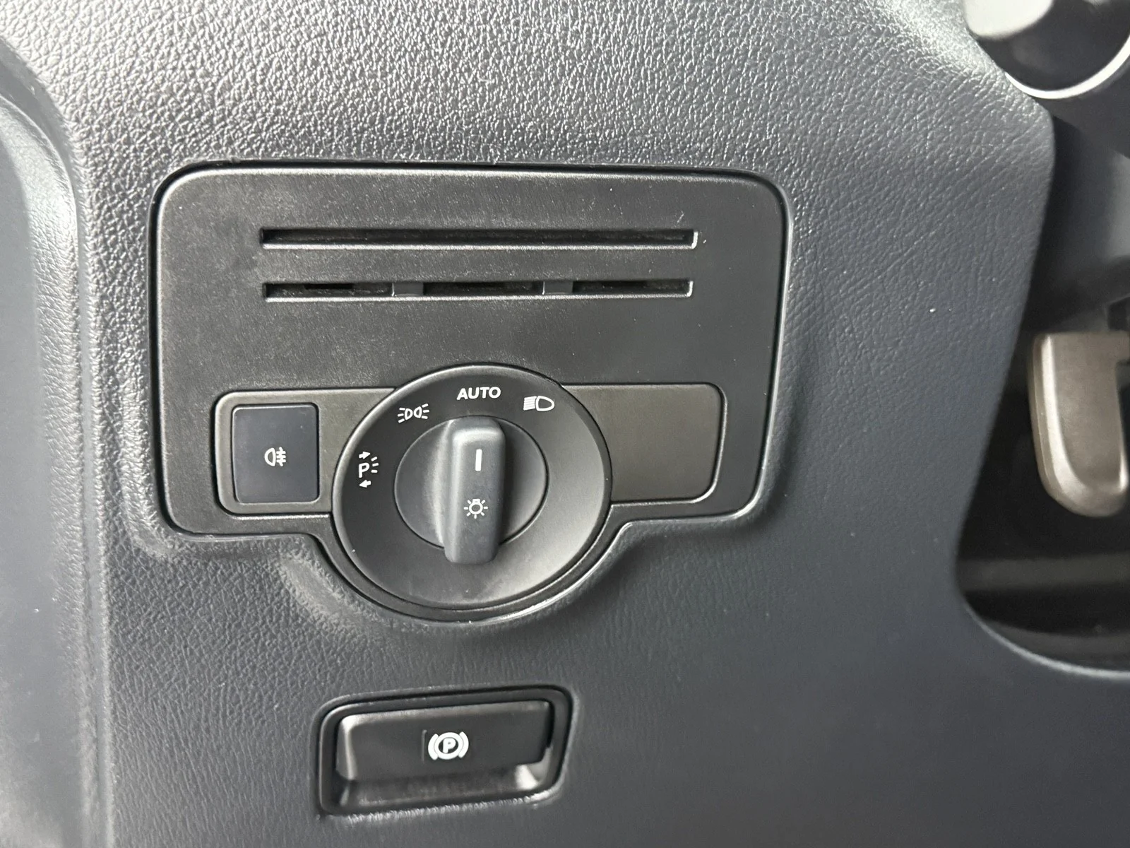 Used 2022 Arctic White Mercedes-Benz  image 26