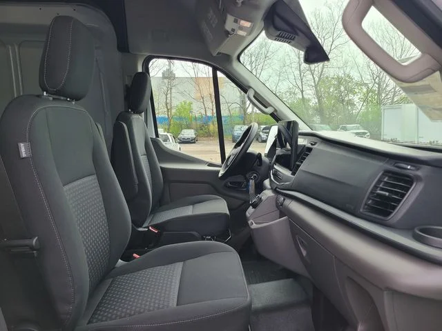 2023 Ford E-Transit Cargo Van Base - Photo 18