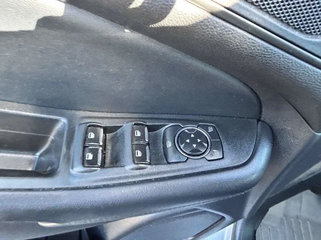 Used 2020 Silver Ford SE image 19