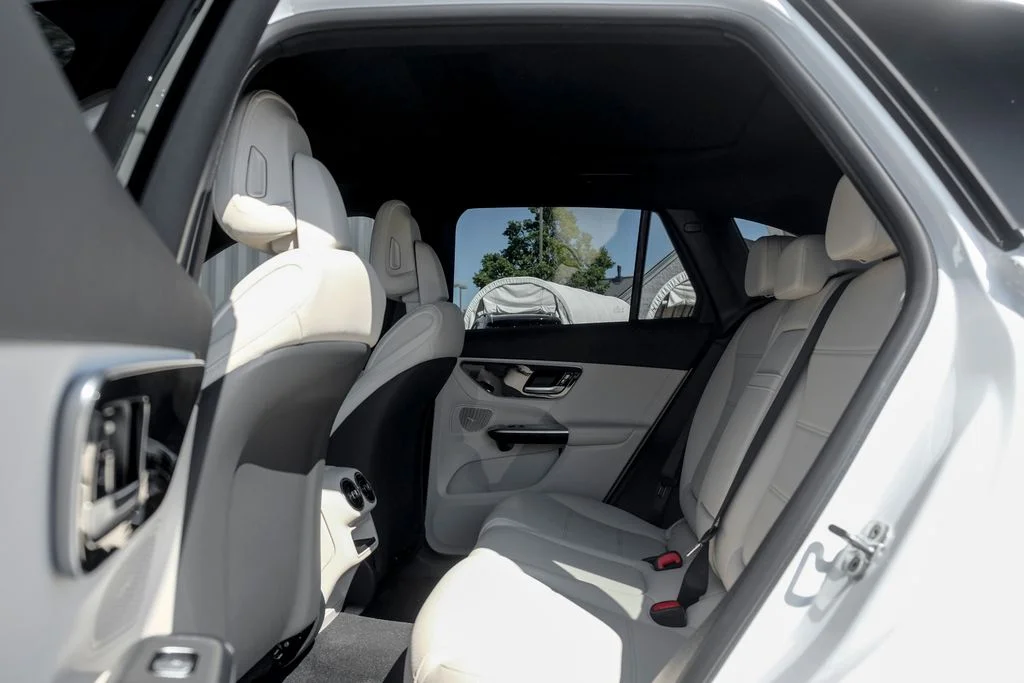 New 2027 Polar White Mercedes-Benz GLC 300 image 15