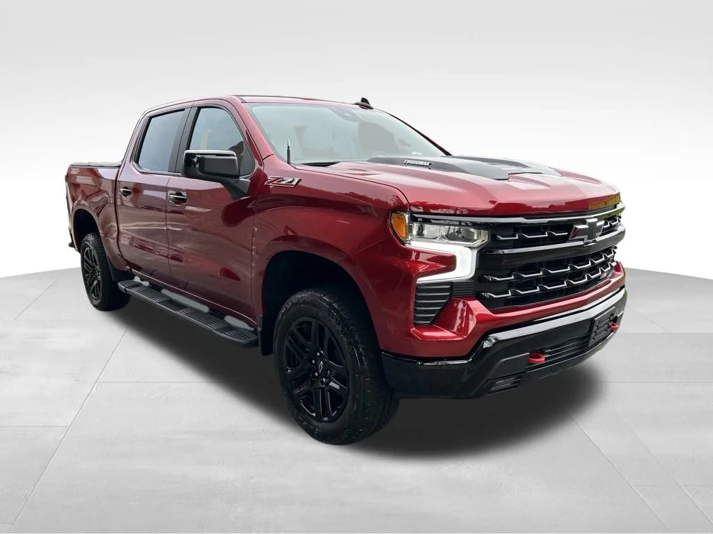 Used 2025 Red Chevrolet LT Trail Boss image 8