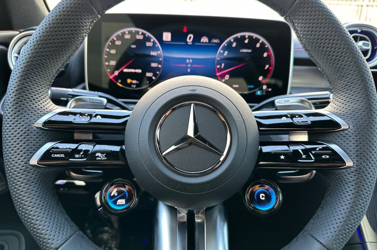 New 2026 MANUFAKTUR Moonlight White Metallic Mercedes-Benz AMG® CLE 53 4MATIC+ Coupe image 21