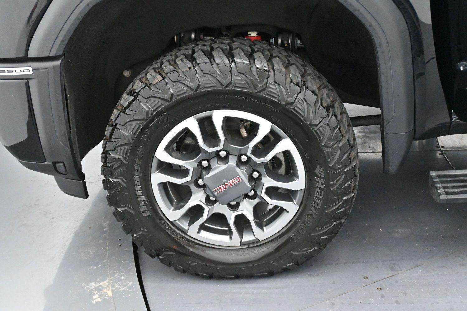 Used 2024 Onyx Black GMC AT4 image 37