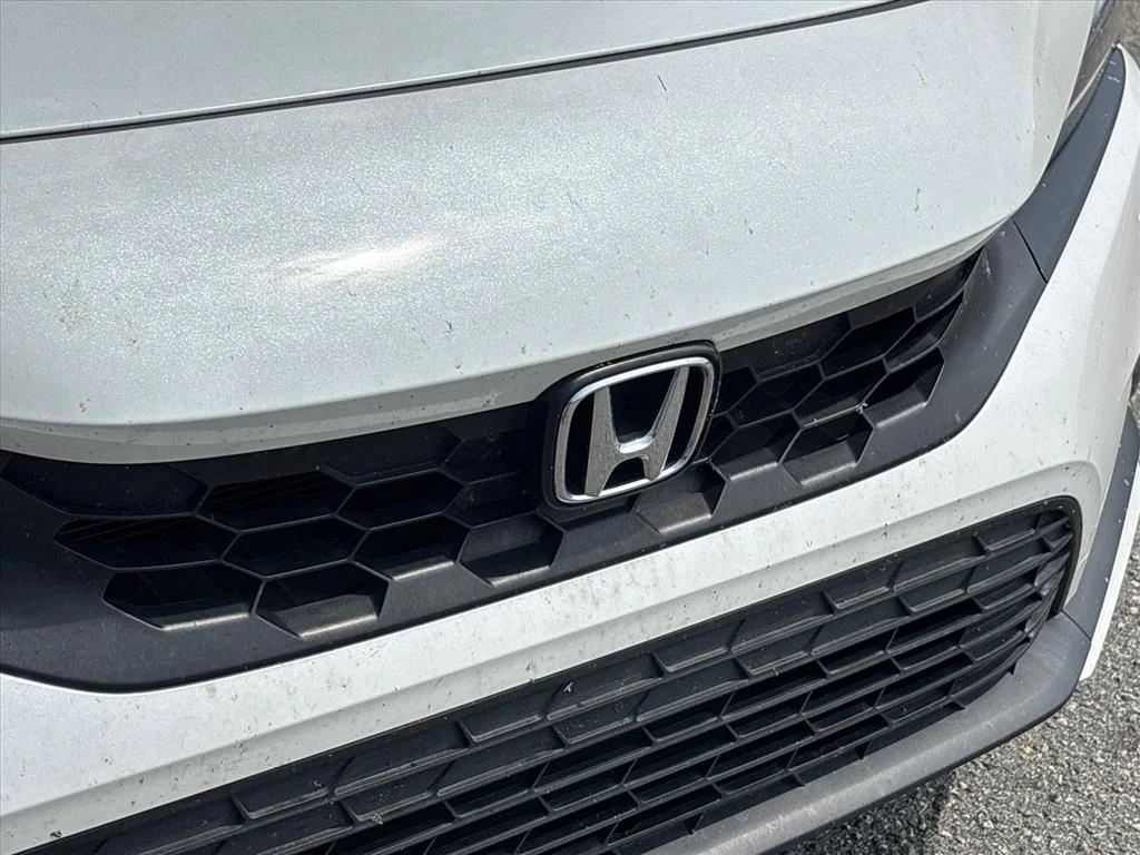 Used 2024 White Honda EX-L image 19