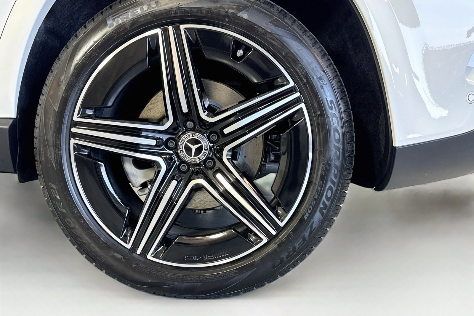 New 2026 Polar White Mercedes-Benz GLE 450 image 29