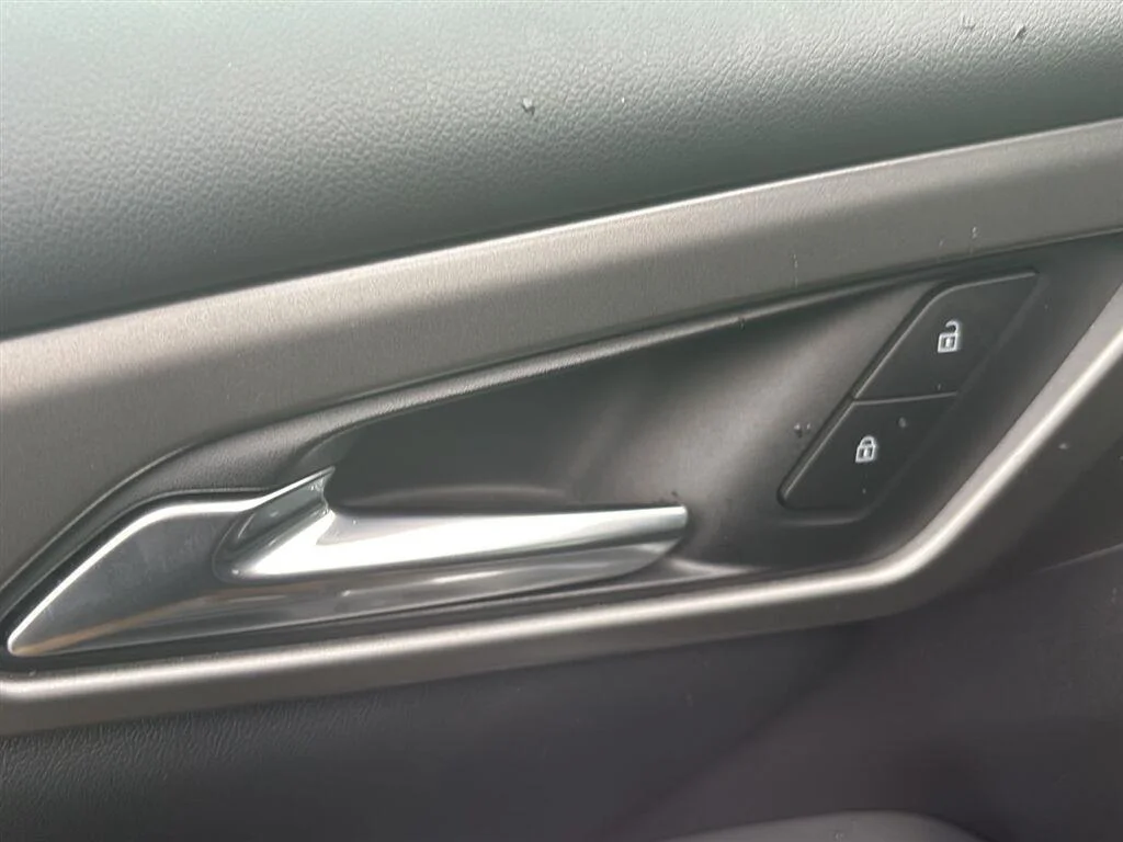 Used 2026 Sterling Gray Metallic Chevrolet FWD LT image 6