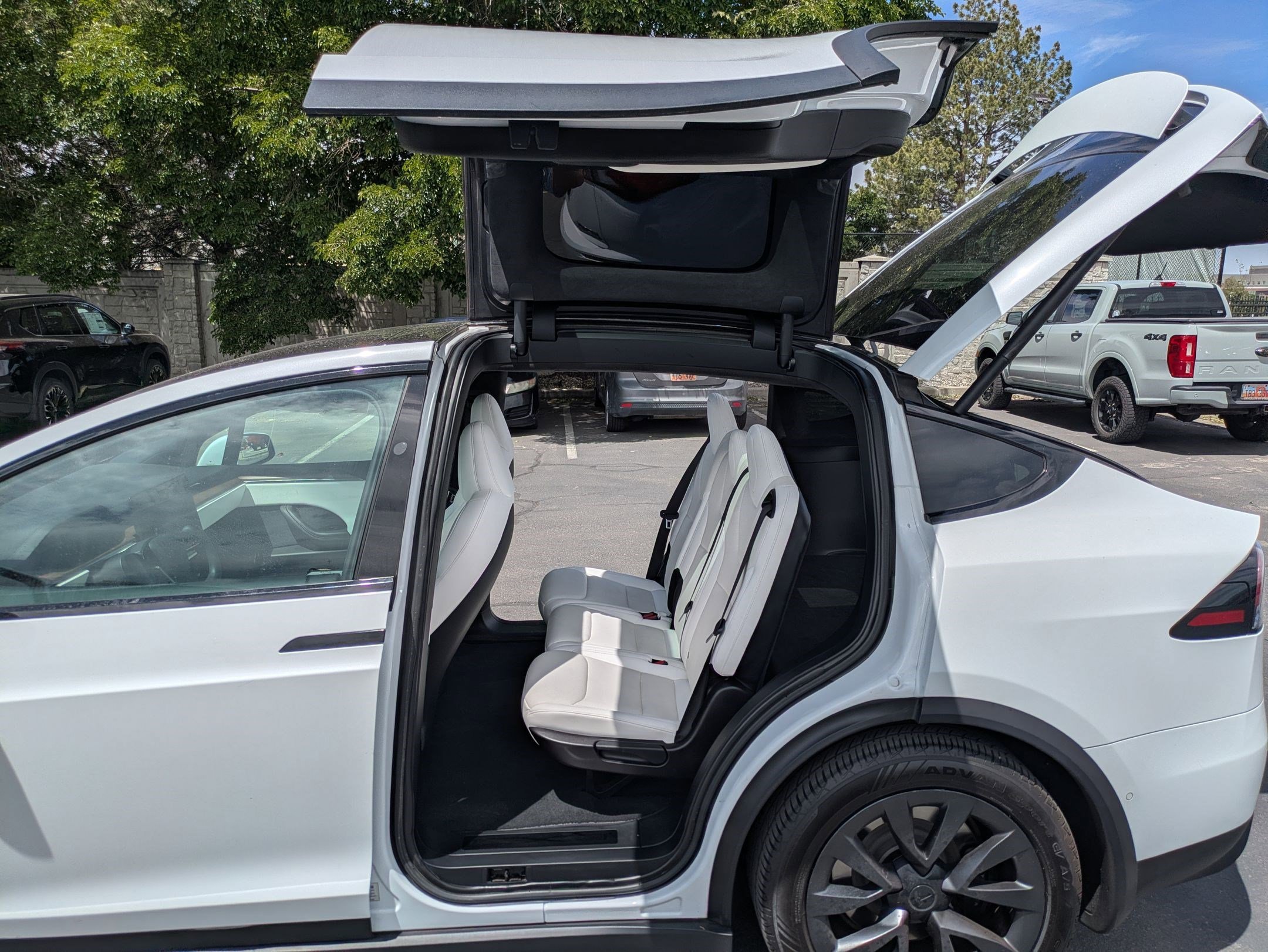 Used 2022 White Tesla AWD image 26