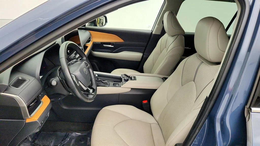 Used 2024 Storm Cloud Toyota Platinum AWD image 20