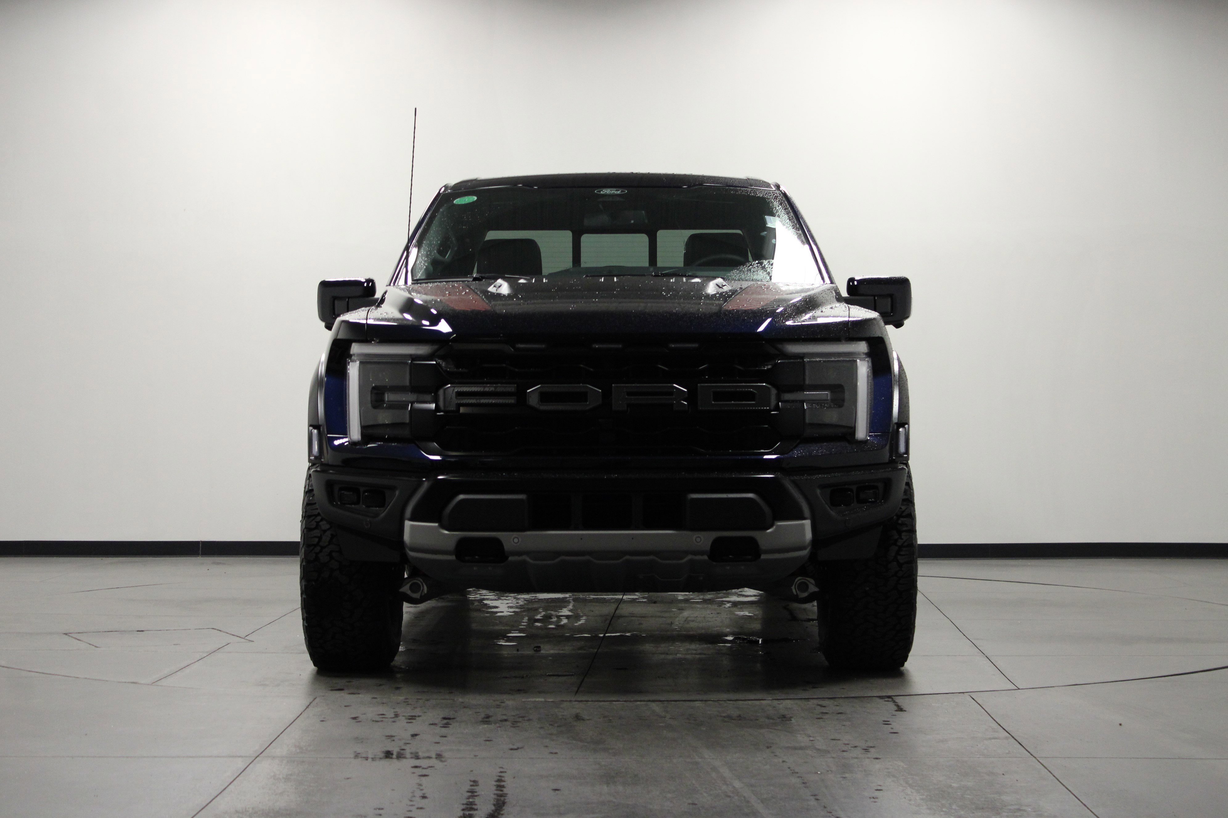 Used 2025 Antimatter Blue Metallic Ford Raptor image 9
