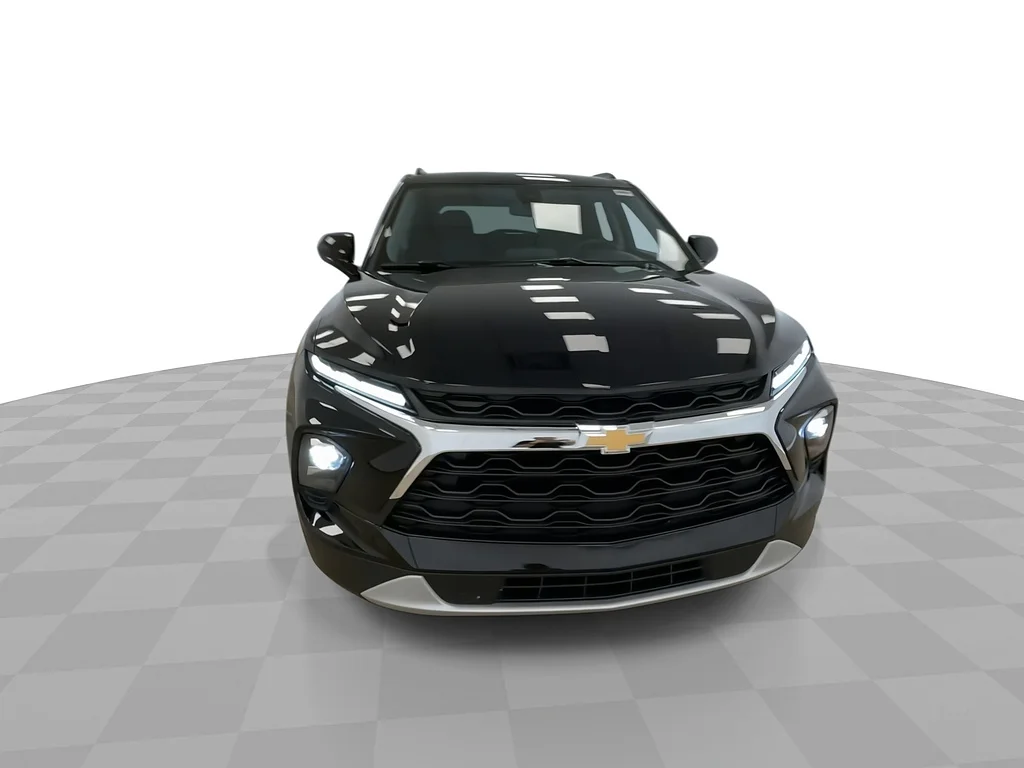 Used 2025 Black Chevrolet LT image 4