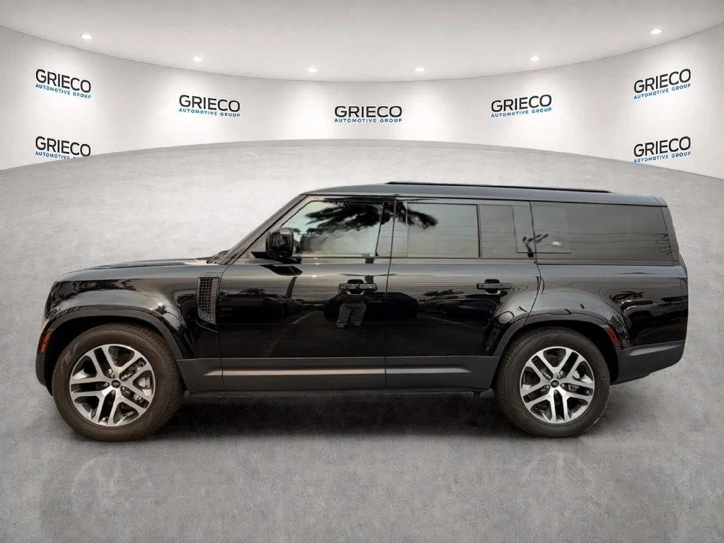 Used 2023 Black Land Rover SE image 4