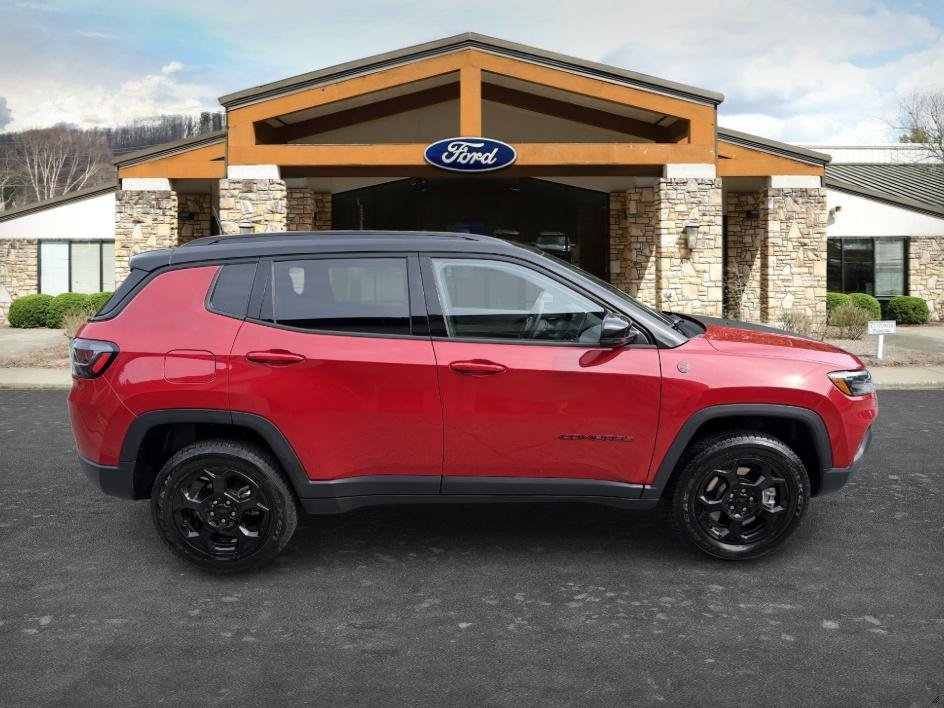 Used 2023 Redline Pearlcoat Jeep Trailhawk image 4