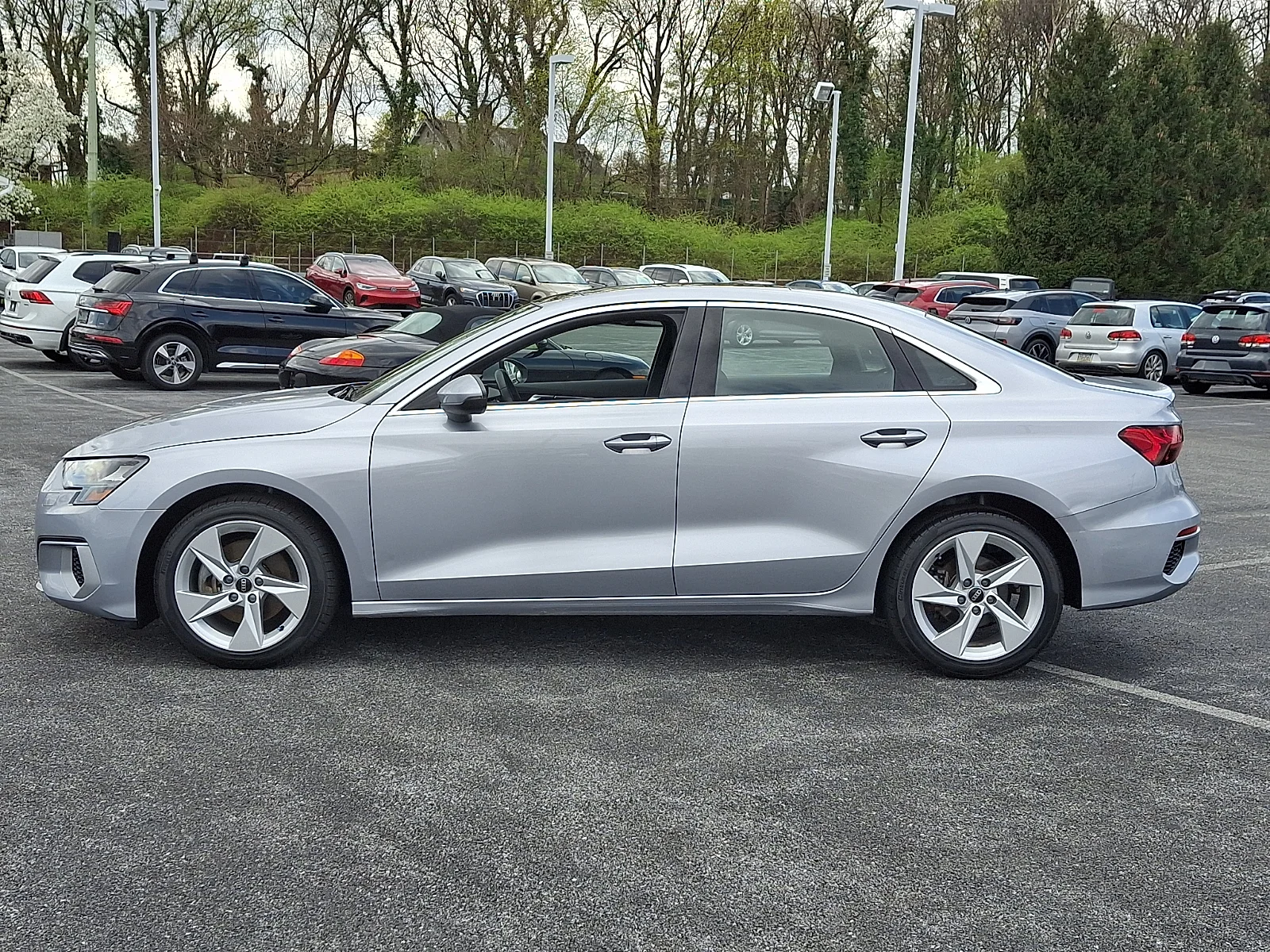 Used 2022 Florett Silver Metallic - L5L5 Audi Premium 40 TFSI Front-Wheel Drive S tronic image 4