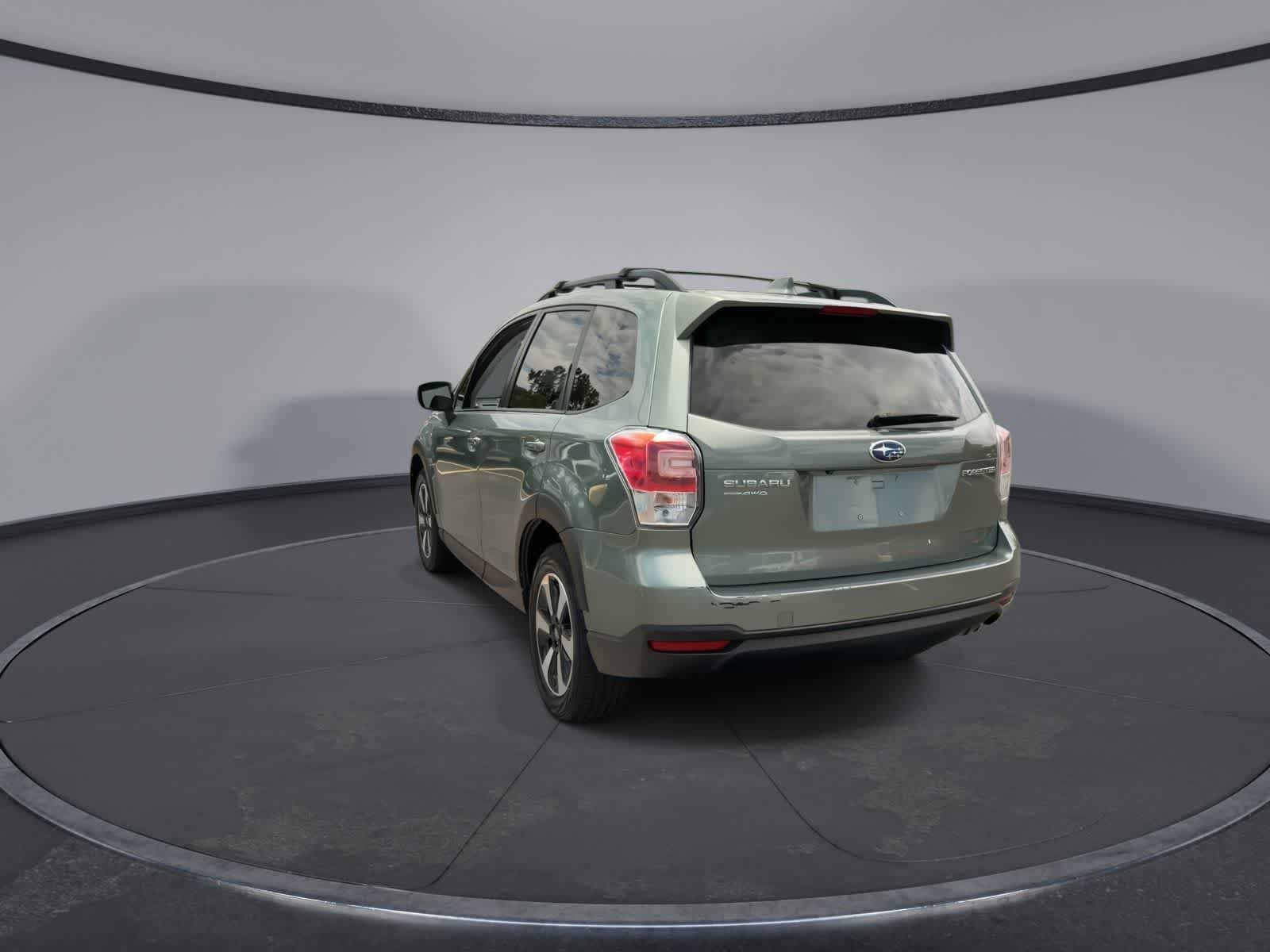 Used 2018 Jasmine Green Metallic Subaru Premium image 6