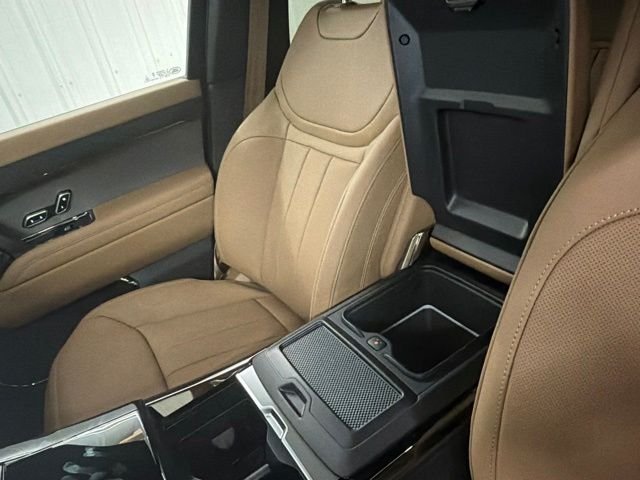 New 2026 Ostuni Pearl White Land Rover SE image 35
