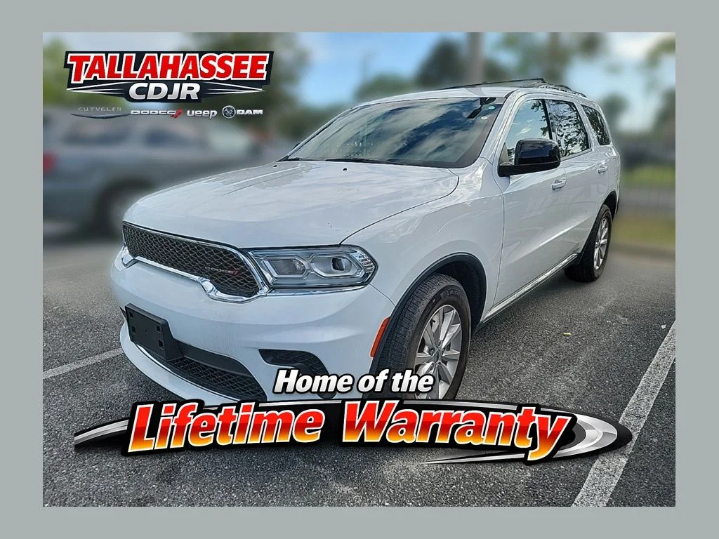 Used 2023 White Dodge SXT image 1