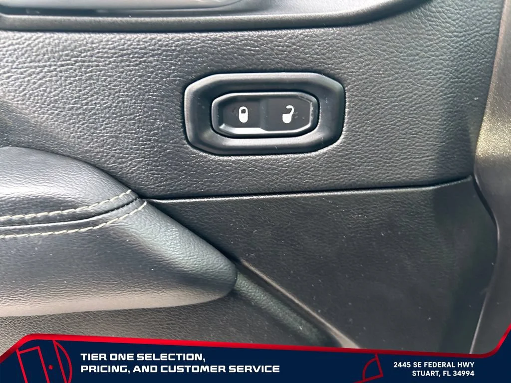 Used 2022 Gray Jeep Overland 4x4 image 13