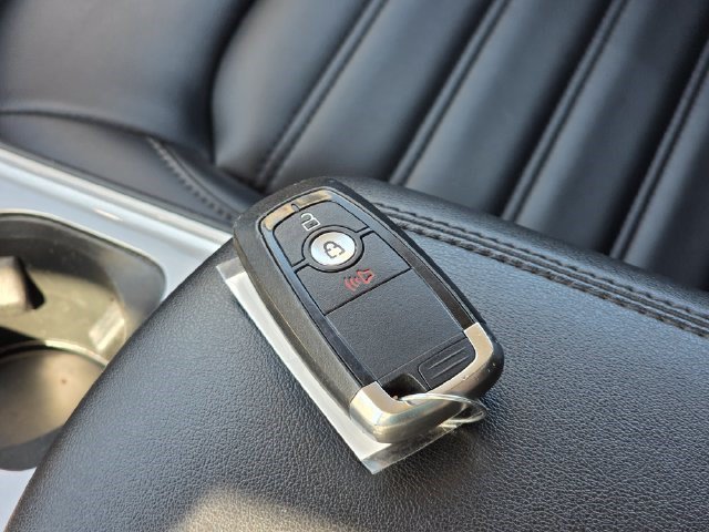 Used 2024 Agate Black Metallic Ford SEL image 34