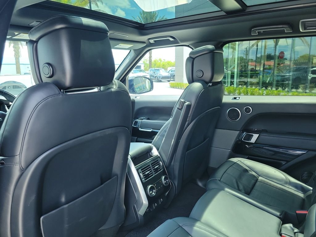 Used 2022 Carpathian Grey Premium Metallic Land Rover Autobiography image 17