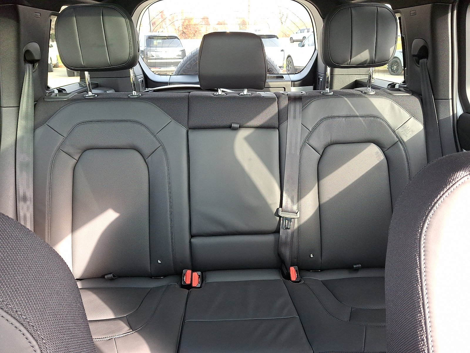 2026 Land Rover Defender V8 - Photo 16