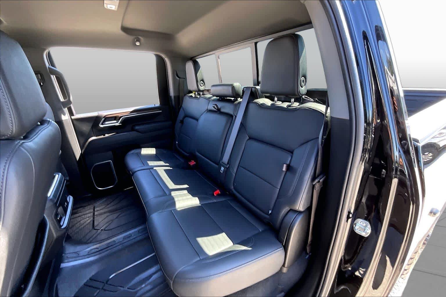 Used 2025 Black Chevrolet LT image 18