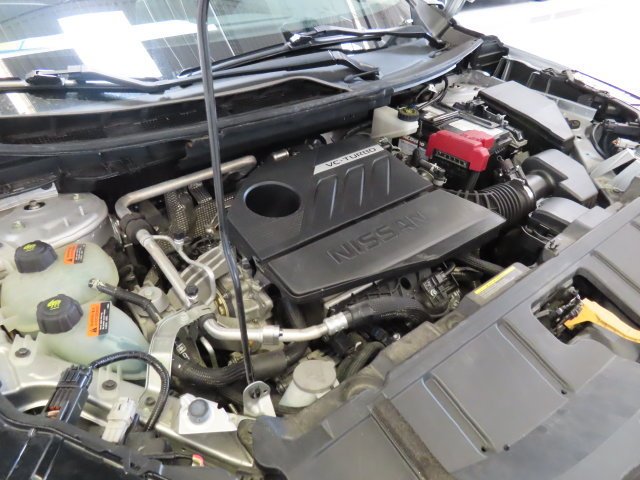 Used 2024 Brilliant Silver Metallic Nissan SV image 35