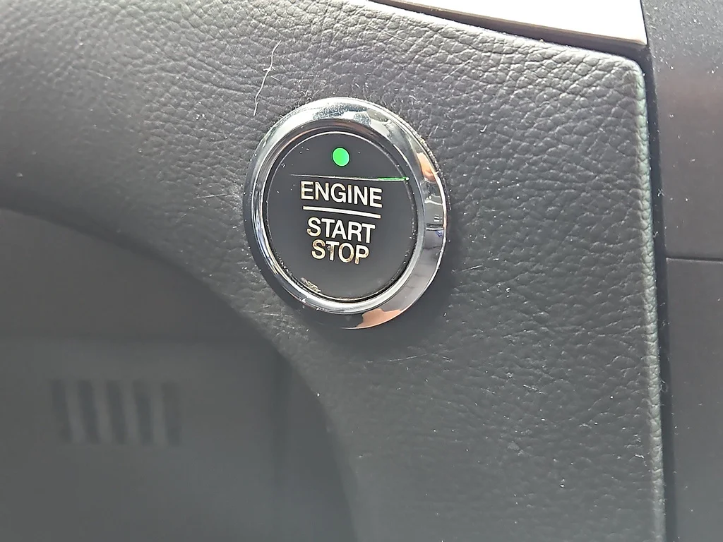 Used 2017 Magnetic Ford SEL image 29