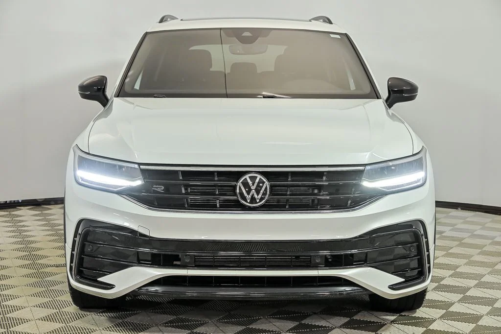 Certified Used 2023 White Volkswagen 2.0T SE R-Line Black image 4