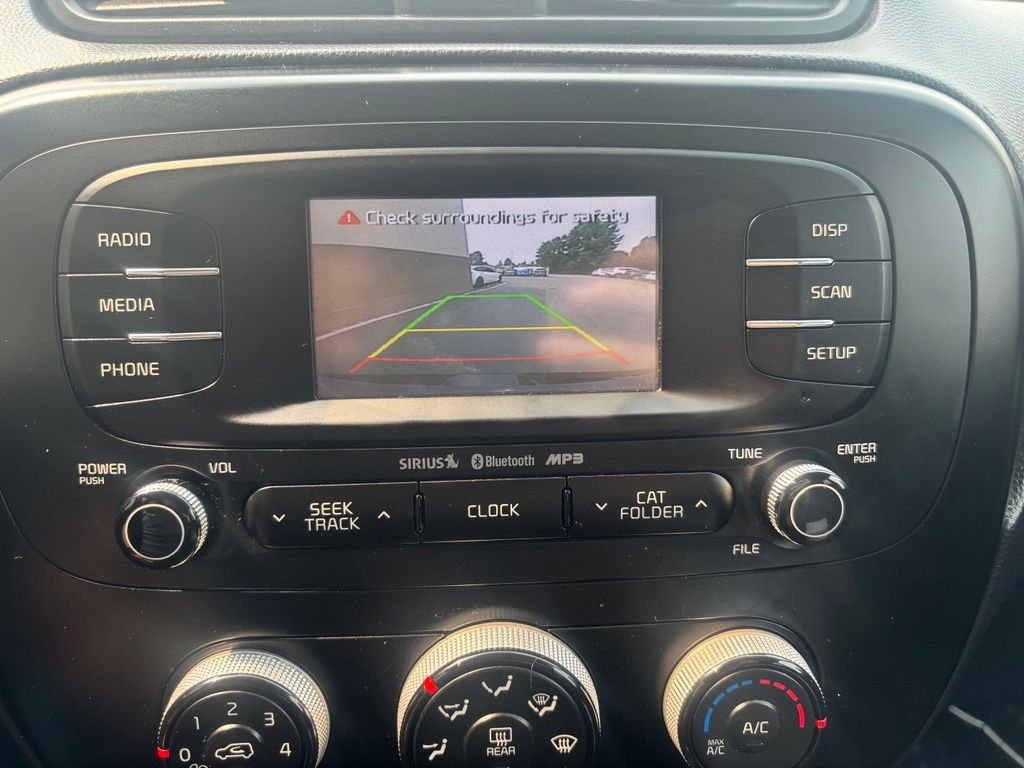 Used 2016 Blue Kia Plus image 23
